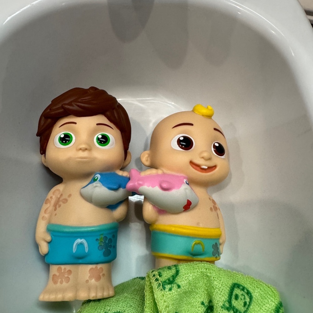 NWOT Cocomelon JJ Tom Tom Electronic Water Activated Bathtime Playset Toys - Picture 3 of 11